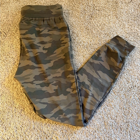 ZYIA Green Camo Unwind Jogger Pants - Picture 6 of 6